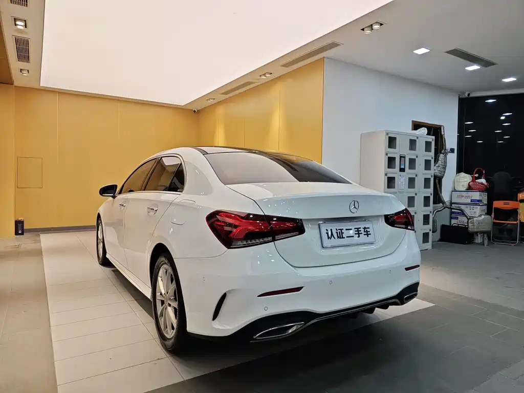 Mercedes-Benz Mercedes-Benz A-Class 2021 A 200 L Sport Sedan Fashion Edition 2021 - thumbnail 24