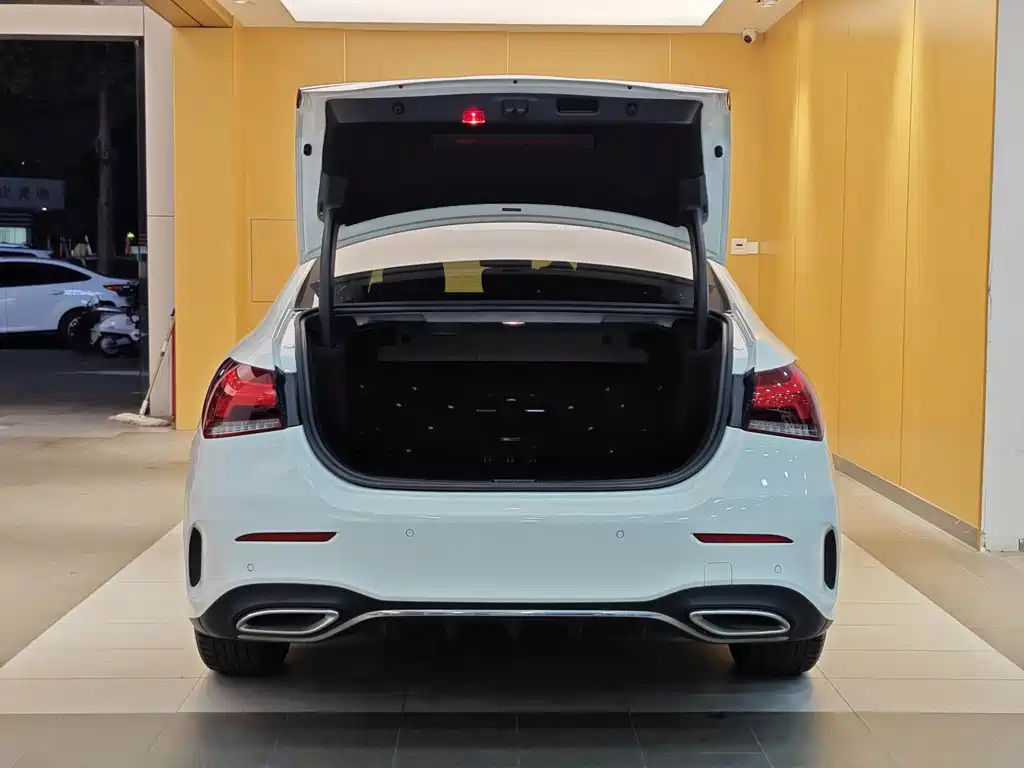 Mercedes-Benz Mercedes-Benz A-Class 2021 A 200 L Sport Sedan Fashion Edition 2021 - thumbnail 26