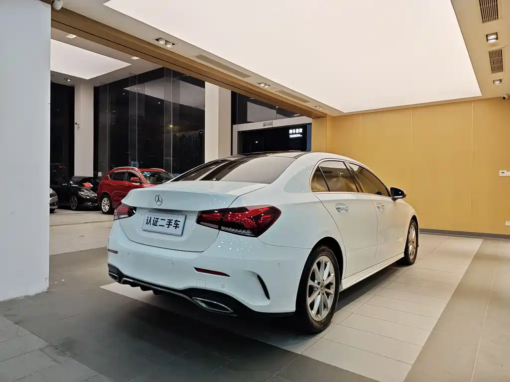 Mercedes-Benz Mercedes-Benz A-Class 2021 A 200 L Sport Sedan Fashion Edition 2021 - thumbnail 28