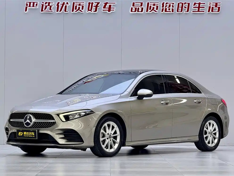 Mercedes-Benz Mercedes-Benz A-Class 2021 A 200 L Sport Sedan Fashion Edition 2021