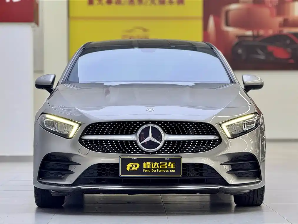 Mercedes-Benz Mercedes-Benz A-Class 2021 A 200 L Sport Sedan Fashion Edition 2021 - thumbnail 2