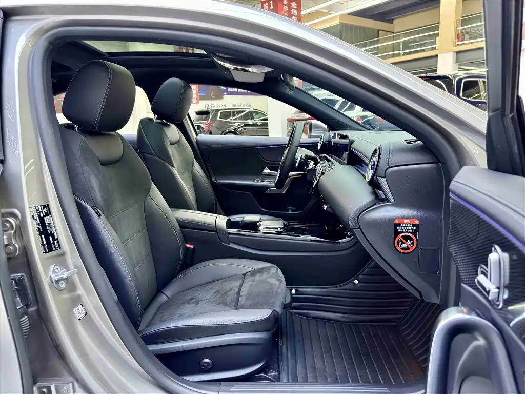 Mercedes-Benz Mercedes-Benz A-Class 2021 A 200 L Sport Sedan Fashion Edition 2021 - thumbnail 5