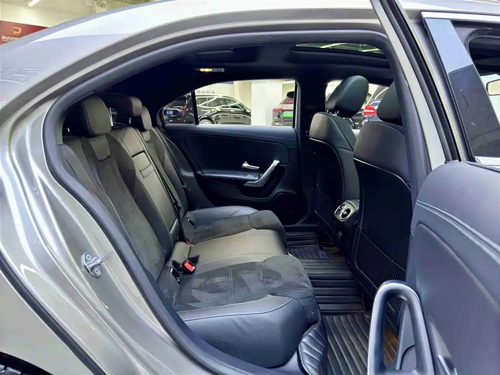 Mercedes-Benz Mercedes-Benz A-Class 2021 A 200 L Sport Sedan Fashion Edition 2021 - thumbnail 6
