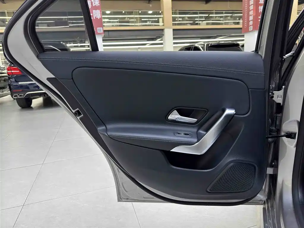 Mercedes-Benz Mercedes-Benz A-Class 2021 A 200 L Sport Sedan Fashion Edition 2021 - thumbnail 13