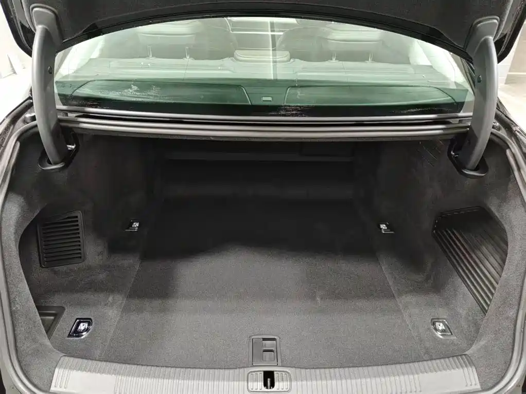 Audi Audi A8 2025 A8L 50 TFSI quattro Premium Selection 2026 - thumbnail 17