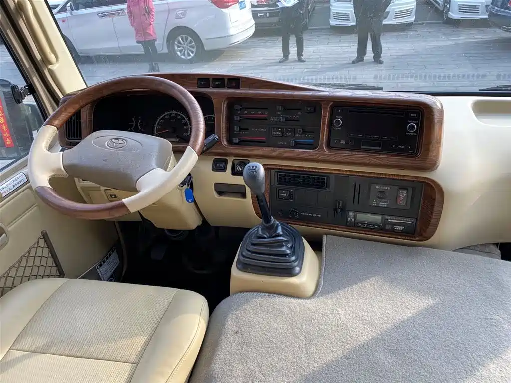 Toyota Cresta 2019 4.0L Luxury Car GRB53L-ZCMSK 20-Seat Special Edition 9GR 2026 - thumbnail 6