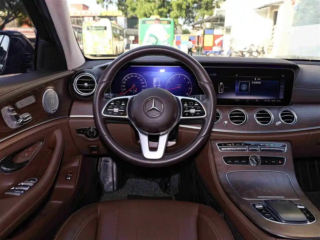 Mercedes-Benz Mercedes-Benz E-Class 2019 Facelift E 300 L Luxury 2019 - thumbnail 11