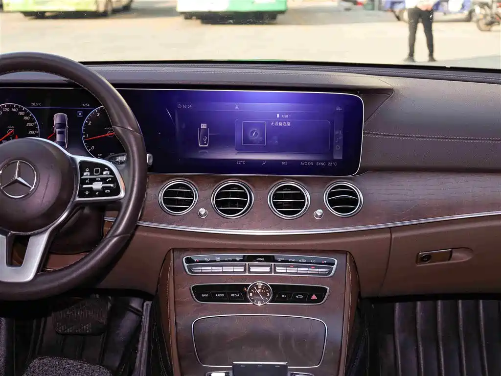 Mercedes-Benz Mercedes-Benz E-Class 2019 Facelift E 300 L Luxury 2019 - thumbnail 12