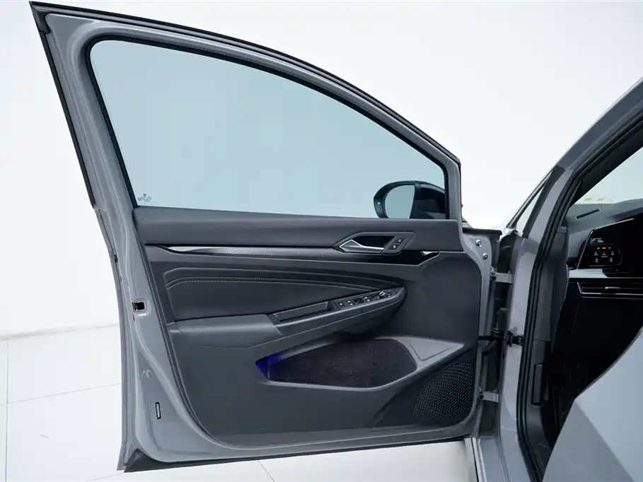 Volkswagen Volkswagen Golf 2023 280TSI DSG R-Line Lite 2024 - thumbnail 19