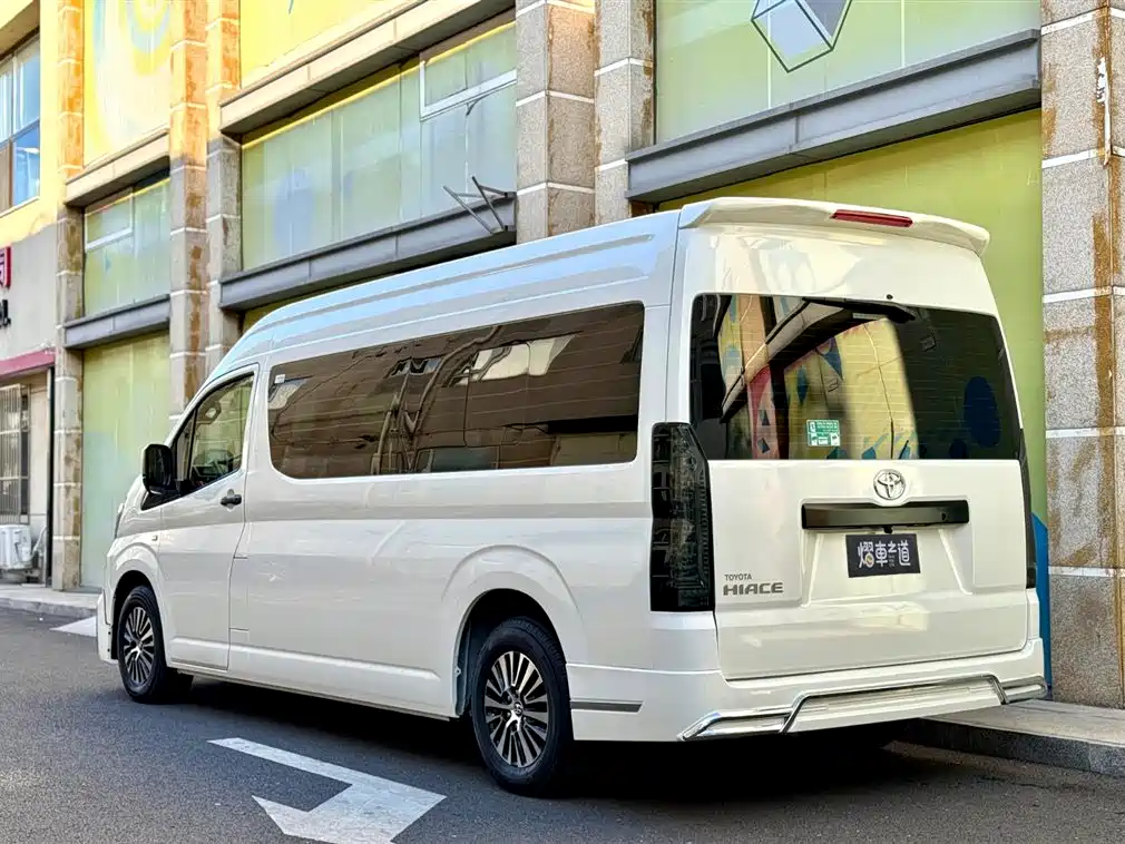 Toyota Toyota Hiace 2022 3.5L Middle East Version 2025 - thumbnail 3