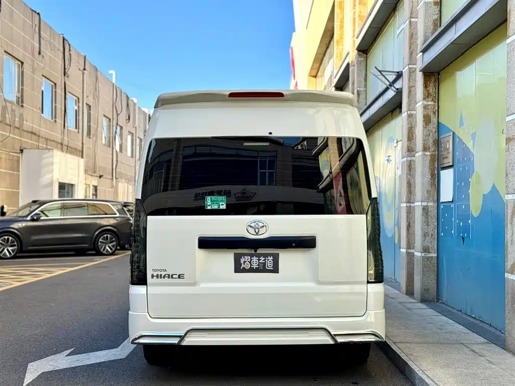 Toyota Toyota Hiace 2022 3.5L Middle East Version 2025 - thumbnail 4
