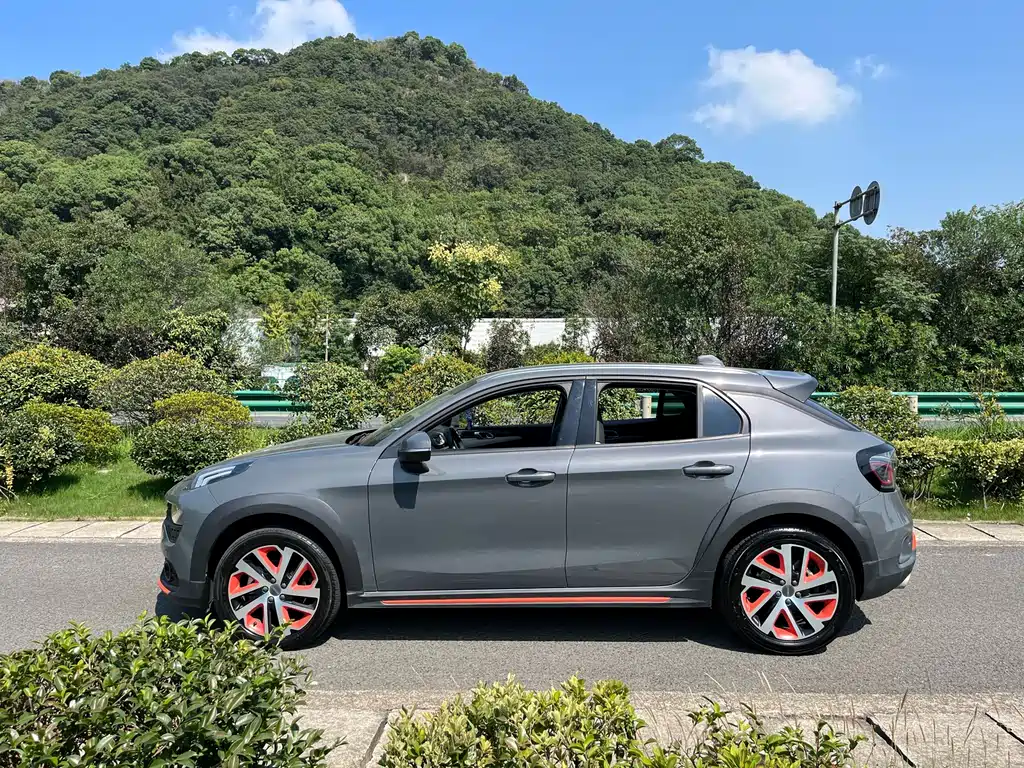 Lynk & Co Lynk & Co 02 2021 1.5TD DCT FWD Trophy Champion Edition 2021 - thumbnail 4