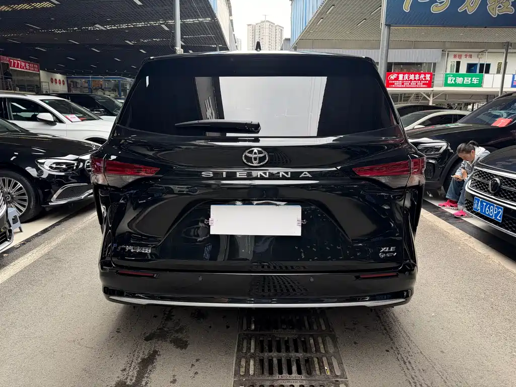 Toyota Toyota Sienna 2024 2.5L Hybrid Luxury Edition 2024 - thumbnail 5