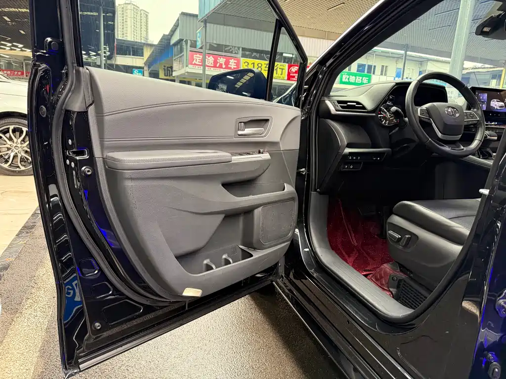 Toyota Toyota Sienna 2024 2.5L Hybrid Luxury Edition 2024 - thumbnail 12