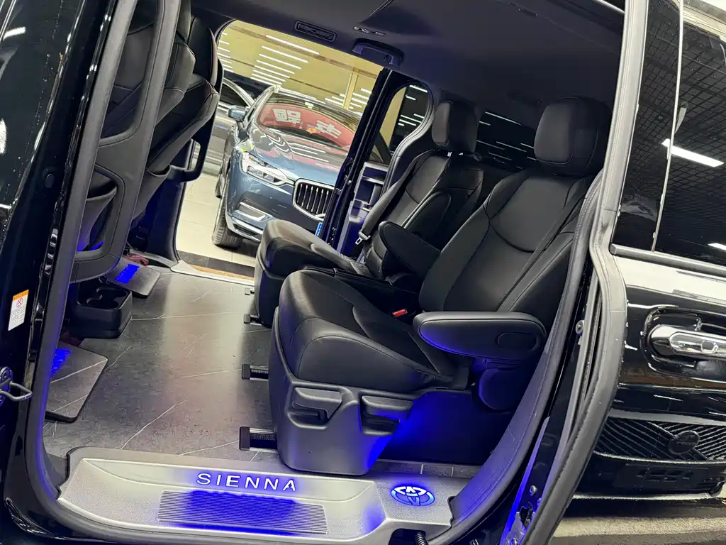 Toyota Toyota Sienna 2024 2.5L Hybrid Luxury Edition 2024 - thumbnail 14