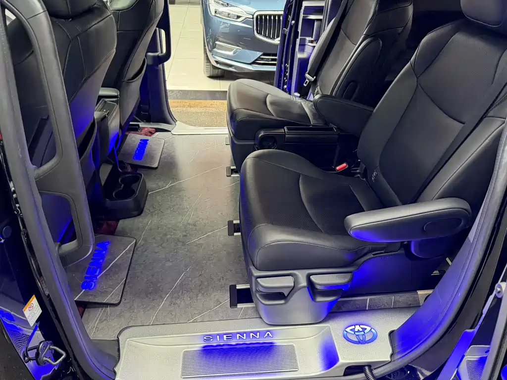 Toyota Toyota Sienna 2024 2.5L Hybrid Luxury Edition 2024 - thumbnail 15