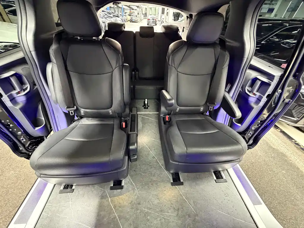 Toyota Toyota Sienna 2024 2.5L Hybrid Luxury Edition 2024 - thumbnail 26