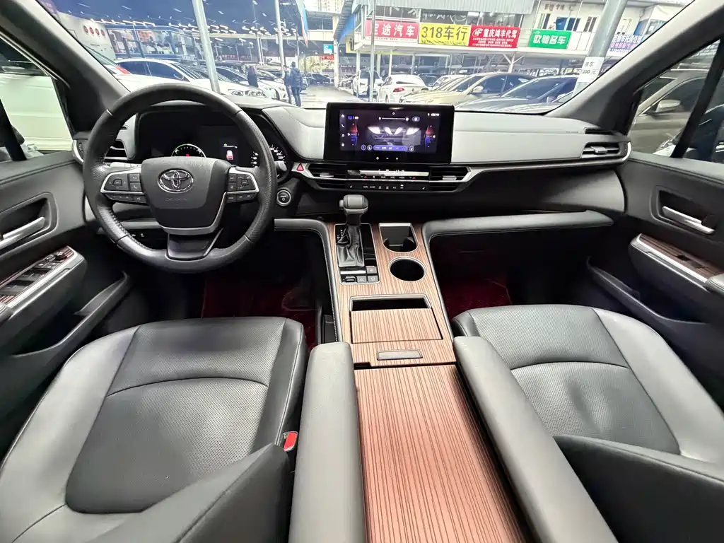 Toyota Toyota Sienna 2024 2.5L Hybrid Luxury Edition 2024 - thumbnail 27