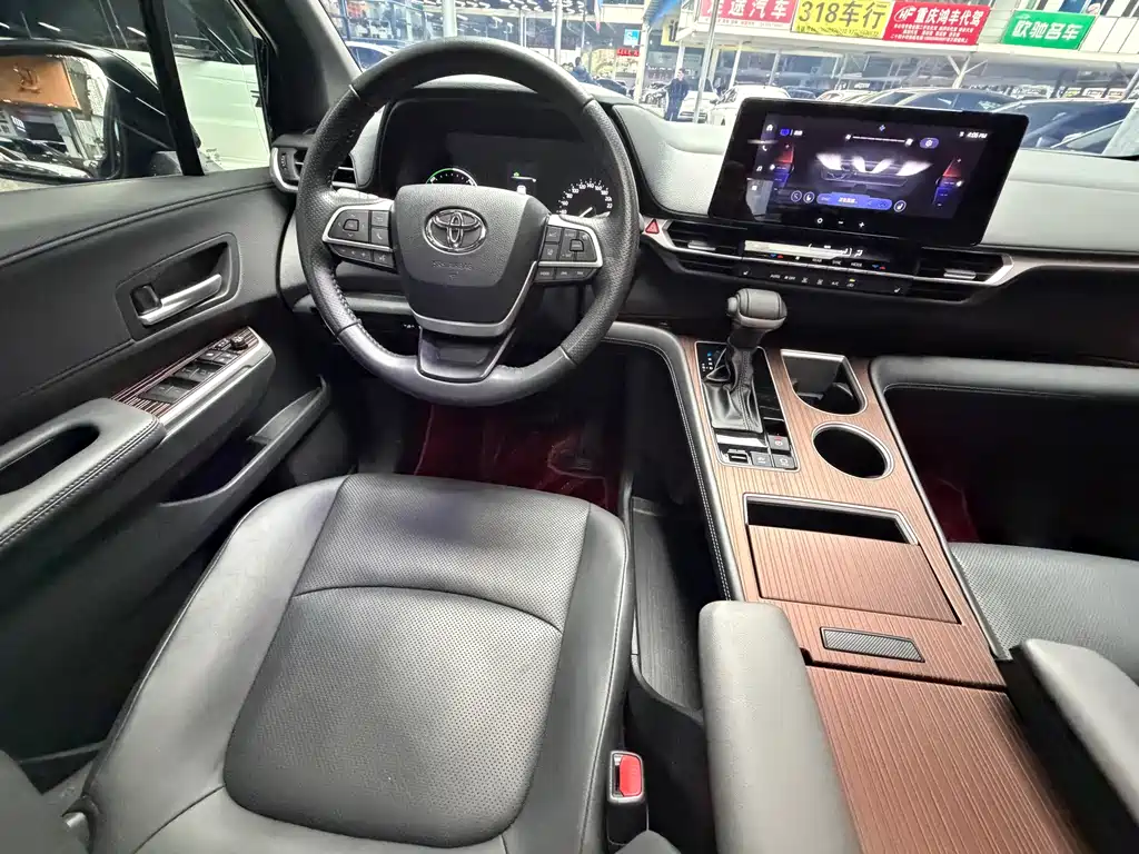 Toyota Toyota Sienna 2024 2.5L Hybrid Luxury Edition 2024 - thumbnail 28