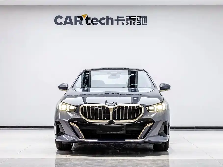 BMW BMW 5 Series 2024 530Li Leading Model M Sport Package 2025 - thumbnail 2