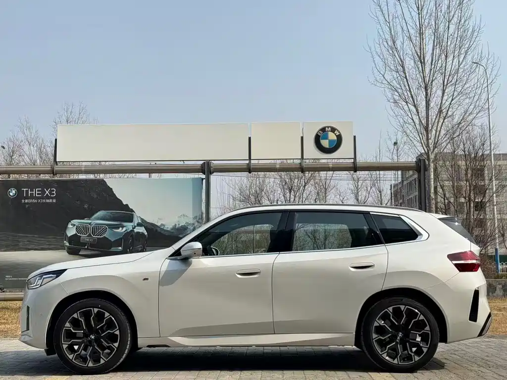 BMW BMW X3 2025 xDrive30L Premium M Sport Night Package 2025 - thumbnail 3