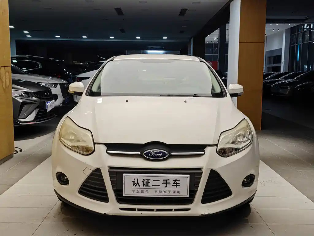 Ford Ford Focus 2012 Sedan 1.6L Automatic Comfort Edition 2014 - thumbnail 2