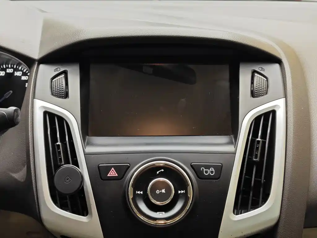 Ford Ford Focus 2012 Sedan 1.6L Automatic Comfort Edition 2014 - thumbnail 12