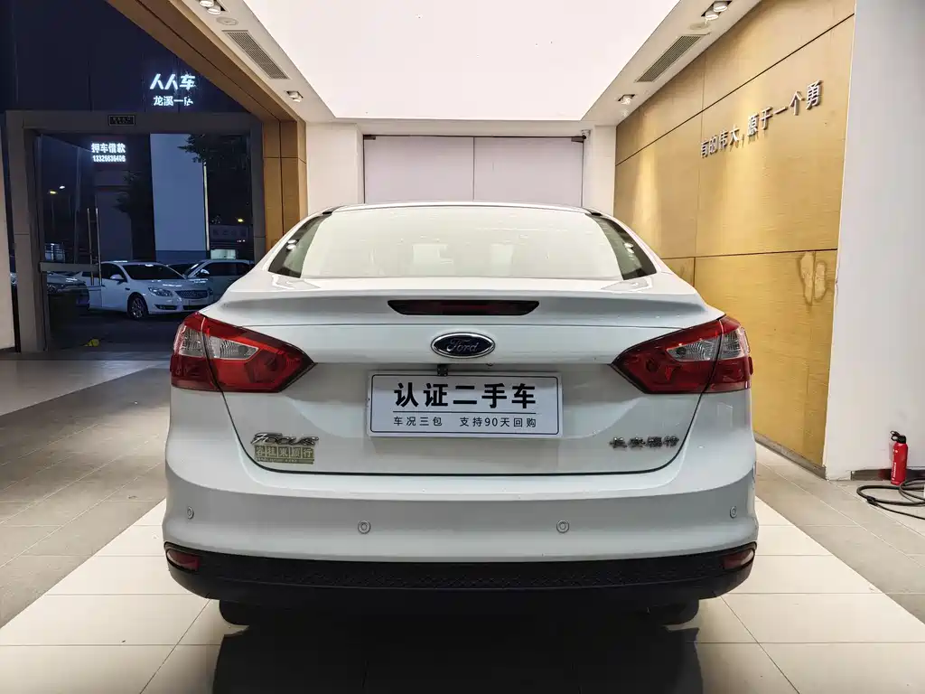 Ford Ford Focus 2012 Sedan 1.6L Automatic Comfort Edition 2014 - thumbnail 21