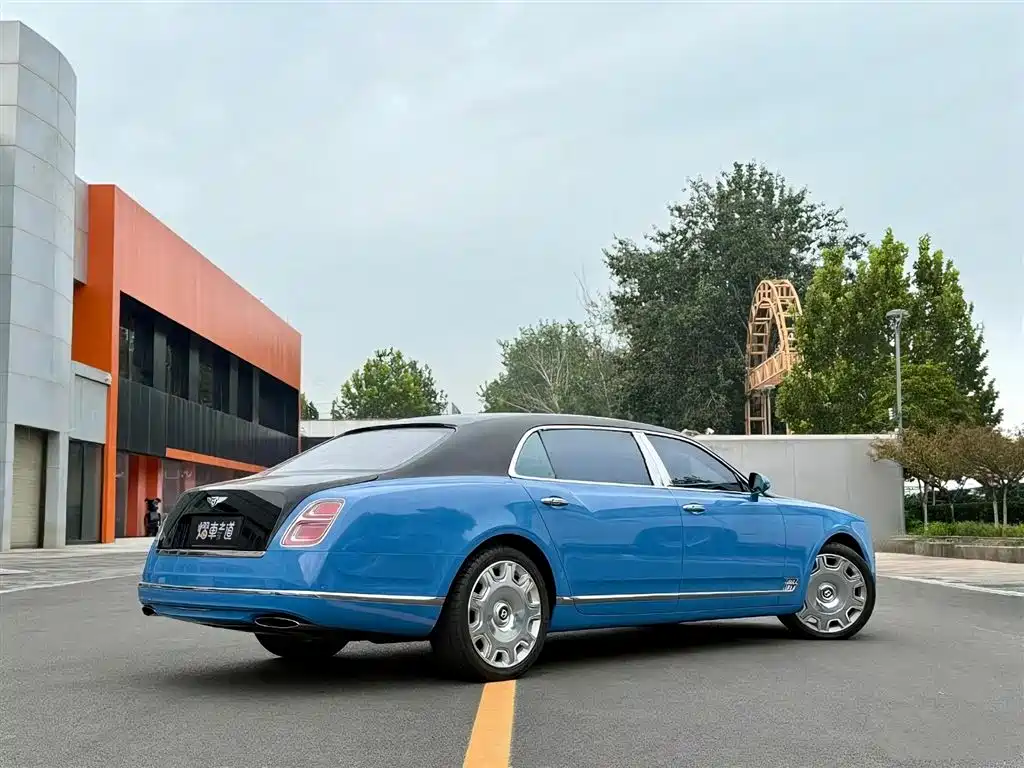 Bentley Mulsanne 2017 6.8T Long Wheelbase 2018 - thumbnail 3