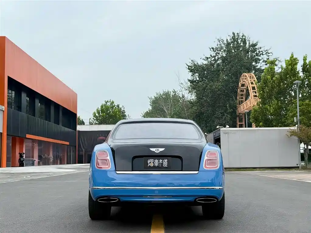 Bentley Mulsanne 2017 6.8T Long Wheelbase 2018 - thumbnail 4