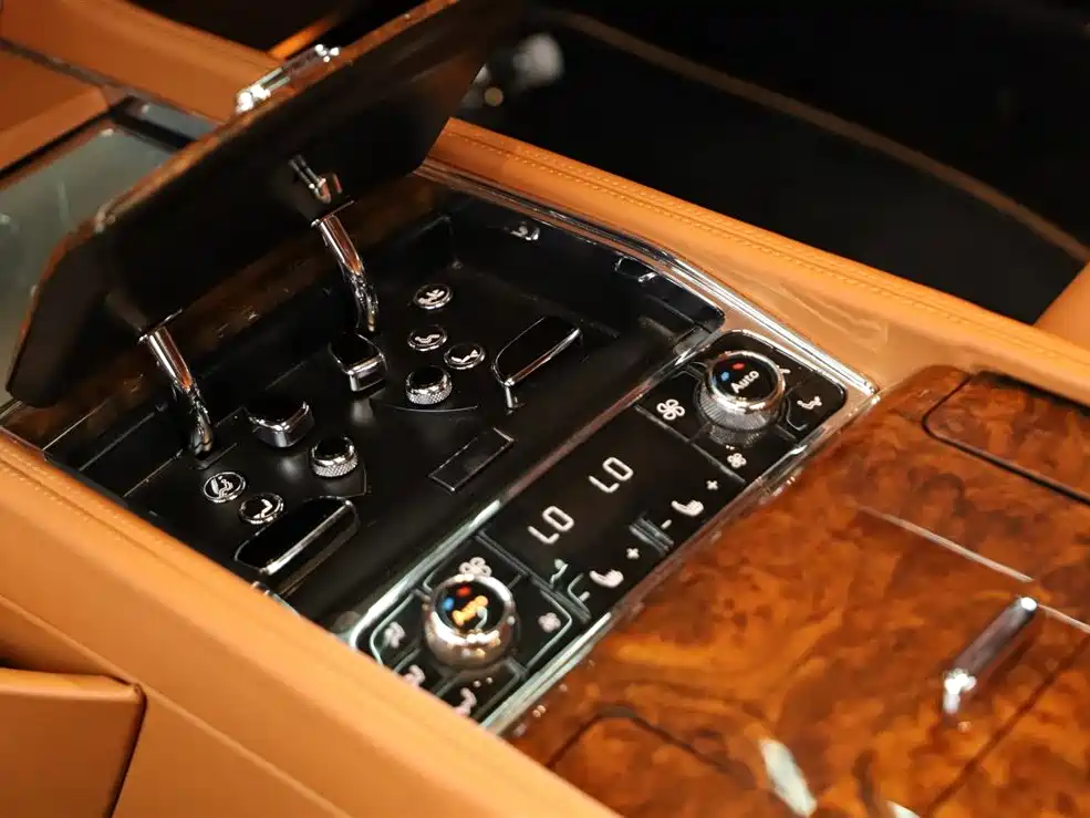 Bentley Mulsanne 2017 6.8T Long Wheelbase 2018 - thumbnail 19