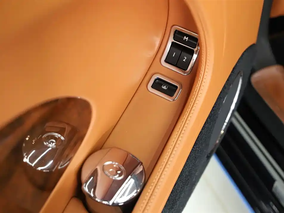 Bentley Mulsanne 2017 6.8T Long Wheelbase 2018 - thumbnail 20
