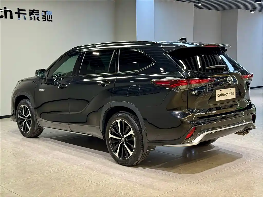 Toyota Crown Kluger 2023 2.5L HEV AWD Premium Edition 2023 - thumbnail 3
