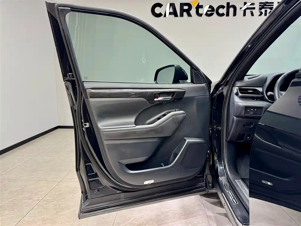 Toyota Crown Kluger 2023 2.5L HEV AWD Premium Edition 2023 - thumbnail 13