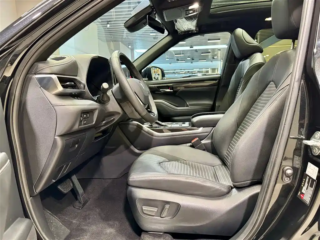 Toyota Crown Kluger 2023 2.5L HEV AWD Premium Edition 2023 - thumbnail 14