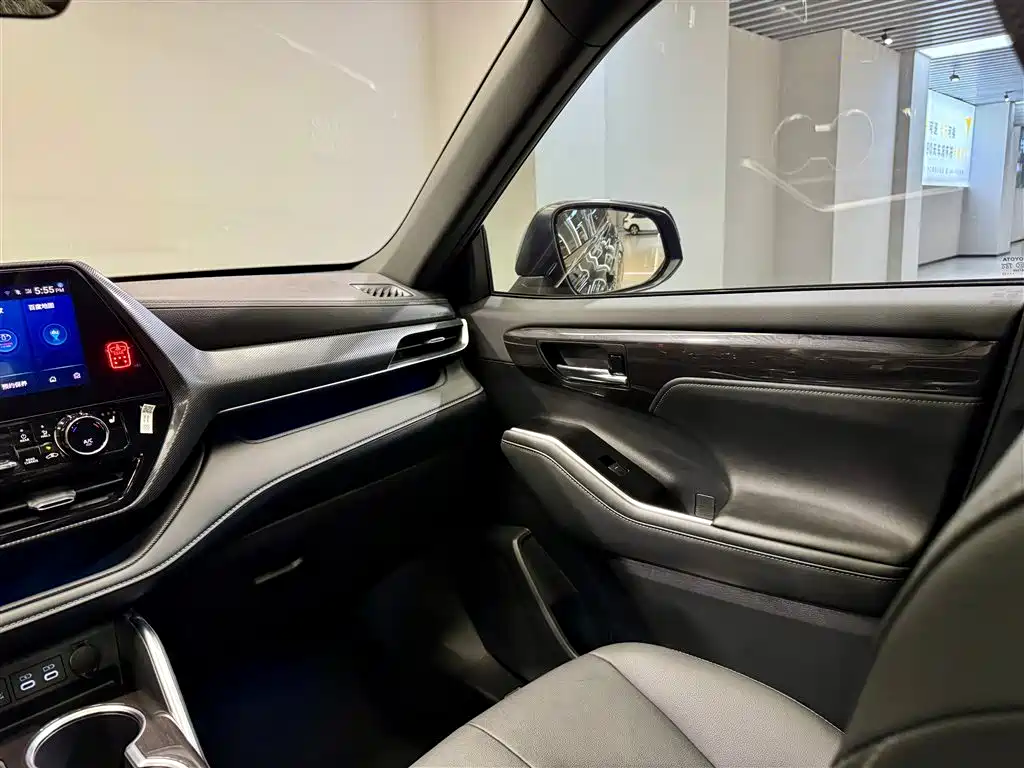 Toyota Crown Kluger 2023 2.5L HEV AWD Premium Edition 2023 - thumbnail 20
