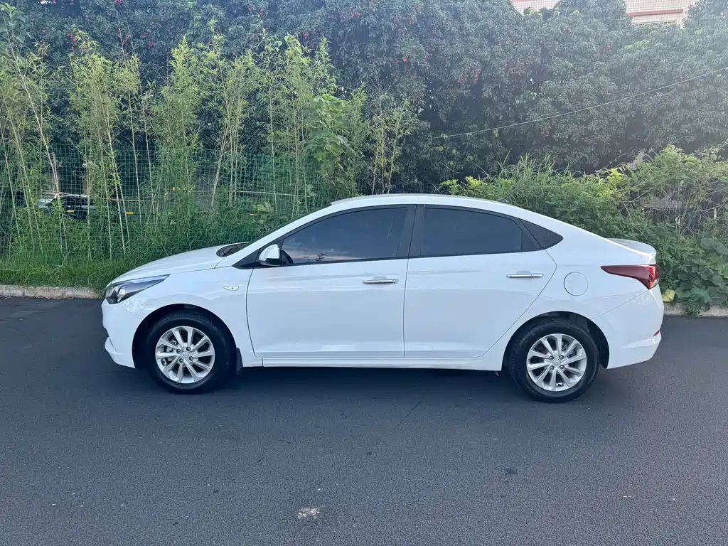 Hyundai Hyundai Accent 2016 1.4L Manual GLS 2019 - thumbnail 7