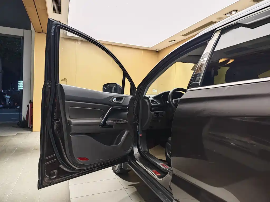 GAC Trumpchi GAC GS4 2015 200T G-DCT Luxury Edition 2015 - thumbnail 7