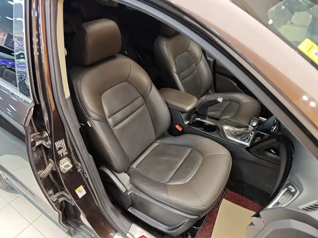 GAC Trumpchi GAC GS4 2015 200T G-DCT Luxury Edition 2015 - thumbnail 29