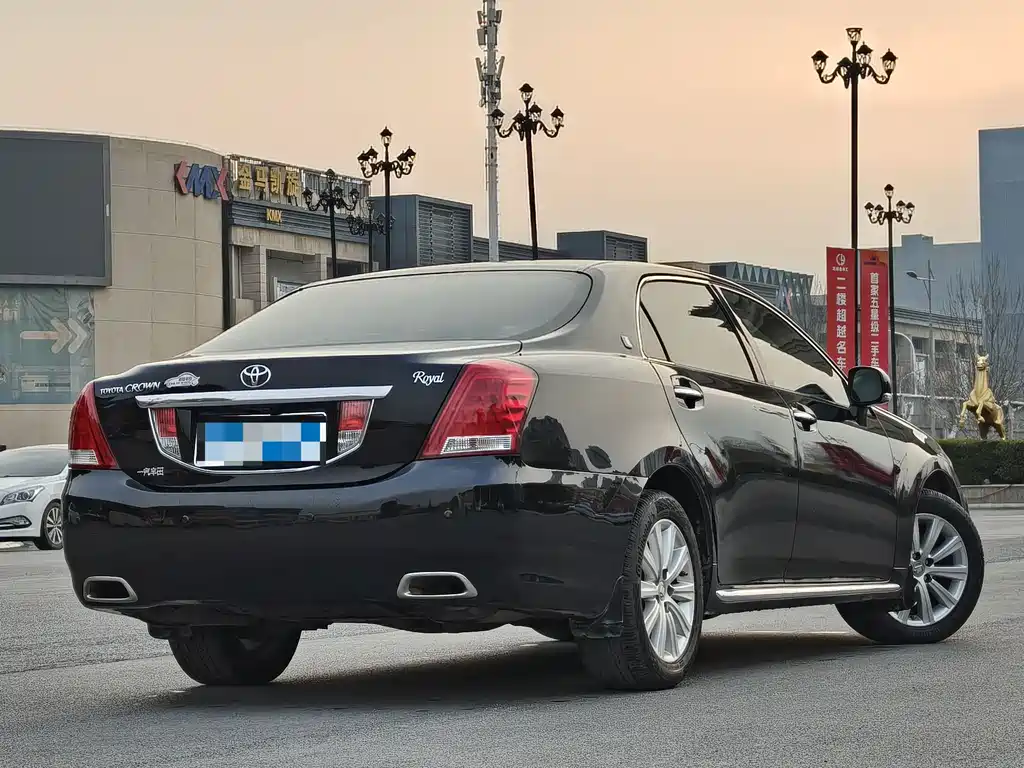 Toyota Toyota Crown 2011 2.5L Royal Special Edition with Leather and Sunroof 2012 - thumbnail 2