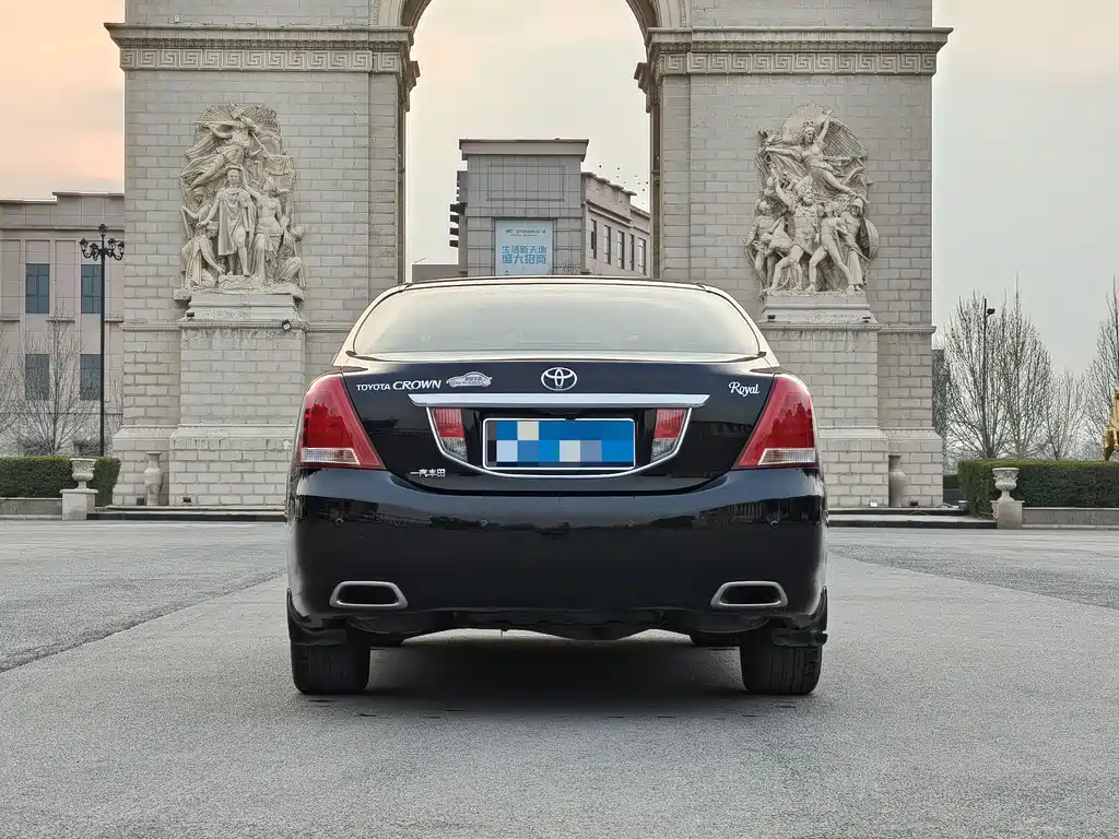 Toyota Toyota Crown 2011 2.5L Royal Special Edition with Leather and Sunroof 2012 - thumbnail 6