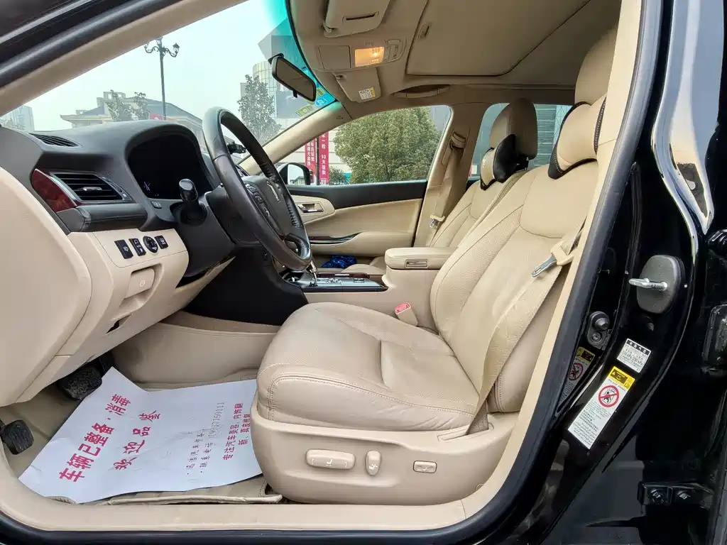 Toyota Toyota Crown 2011 2.5L Royal Special Edition with Leather and Sunroof 2012 - thumbnail 17