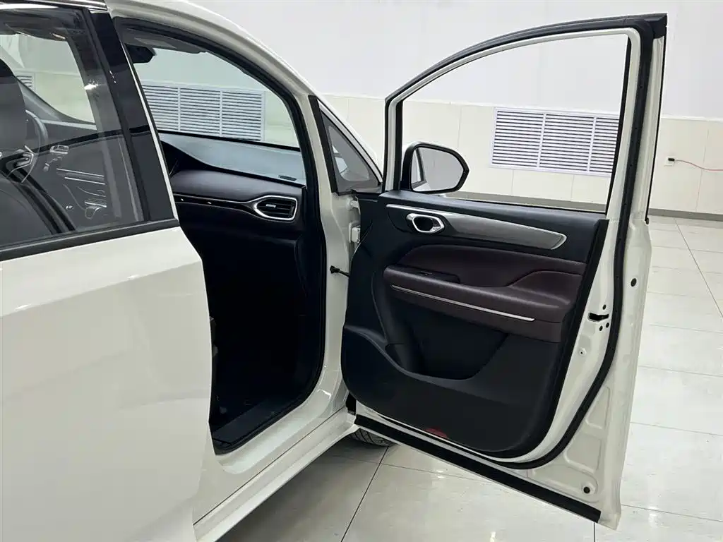 GAC Trumpchi GAC Trumpchi M6 2021 PRO 270T DCT Luxury Edition 2022 - thumbnail 15