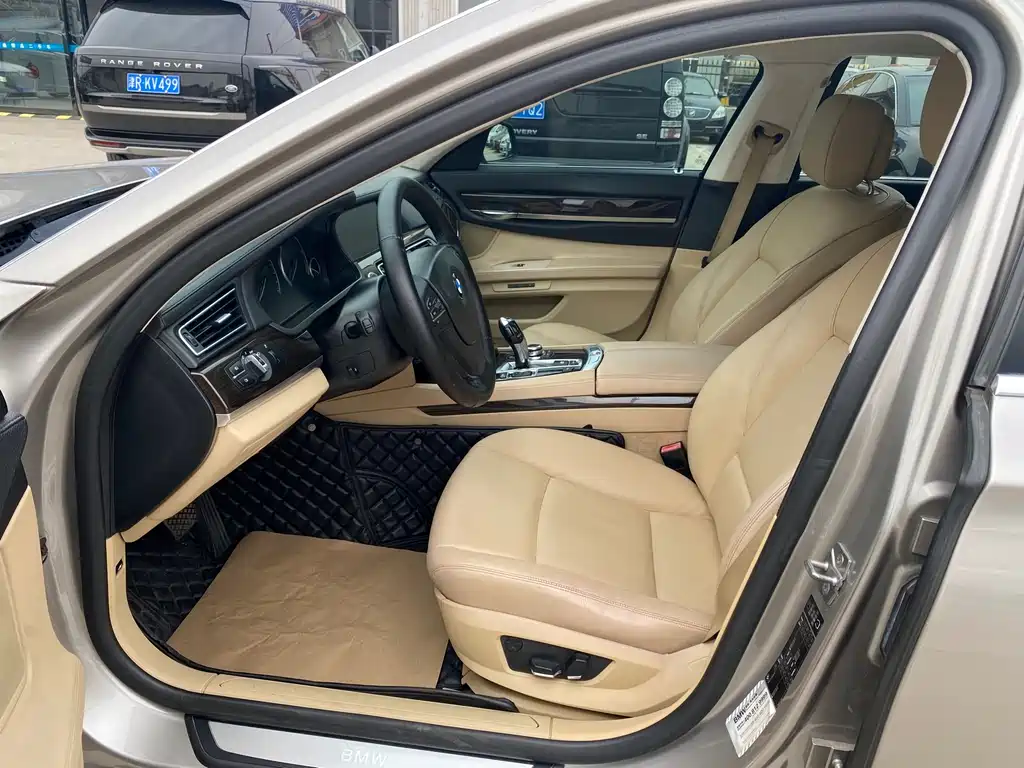BMW BMW 7 Series 2011 740Li Steinway Limited Edition 2012 - thumbnail 4