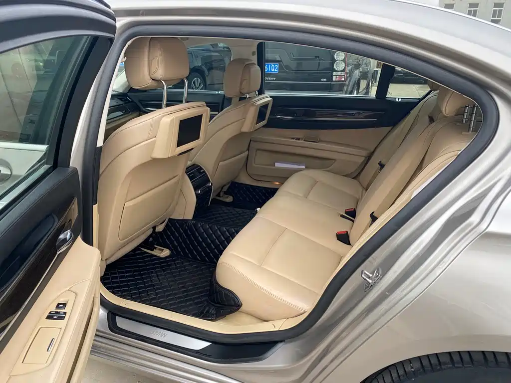 BMW BMW 7 Series 2011 740Li Steinway Limited Edition 2012 - thumbnail 5