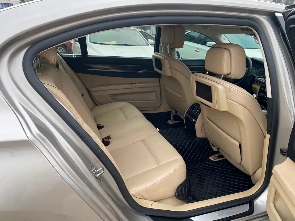 BMW BMW 7 Series 2011 740Li Steinway Limited Edition 2012 - thumbnail 6