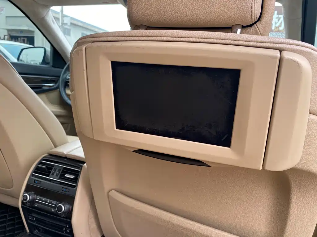 BMW BMW 7 Series 2011 740Li Steinway Limited Edition 2012 - thumbnail 8