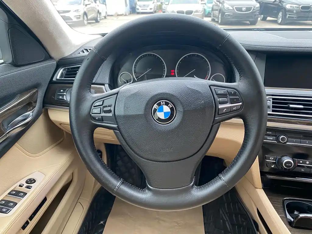 BMW BMW 7 Series 2011 740Li Steinway Limited Edition 2012 - thumbnail 10