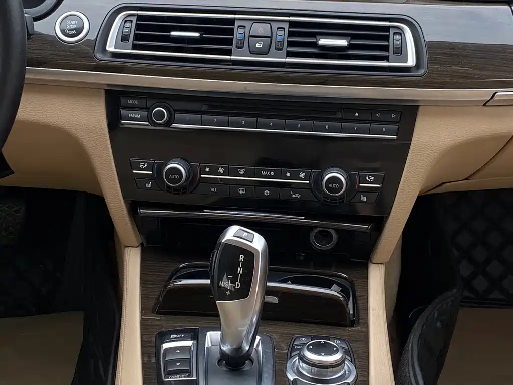 BMW BMW 7 Series 2011 740Li Steinway Limited Edition 2012 - thumbnail 14