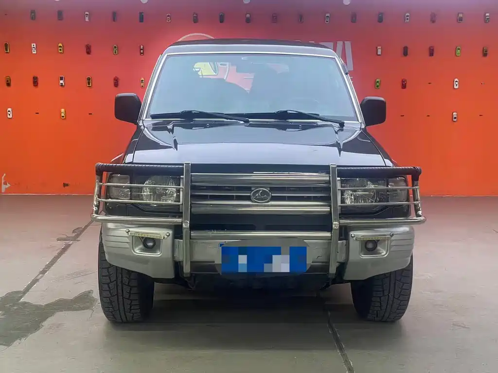 Leopaard Auto Geely Black Diamond 2013 2.2L Manual 4WD Standard Model 2015 - thumbnail 2